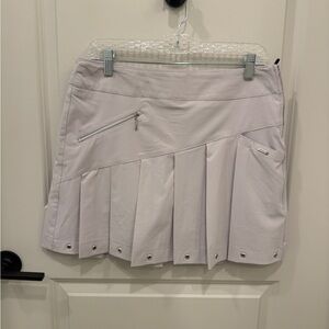 Pleated Athletic Skort in Light Grey